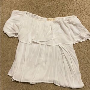Altar’d state white off the shoulder top